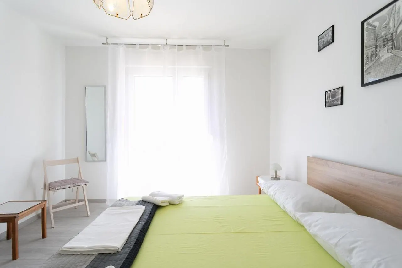 Apartment Uncle Albertʹs Trogir