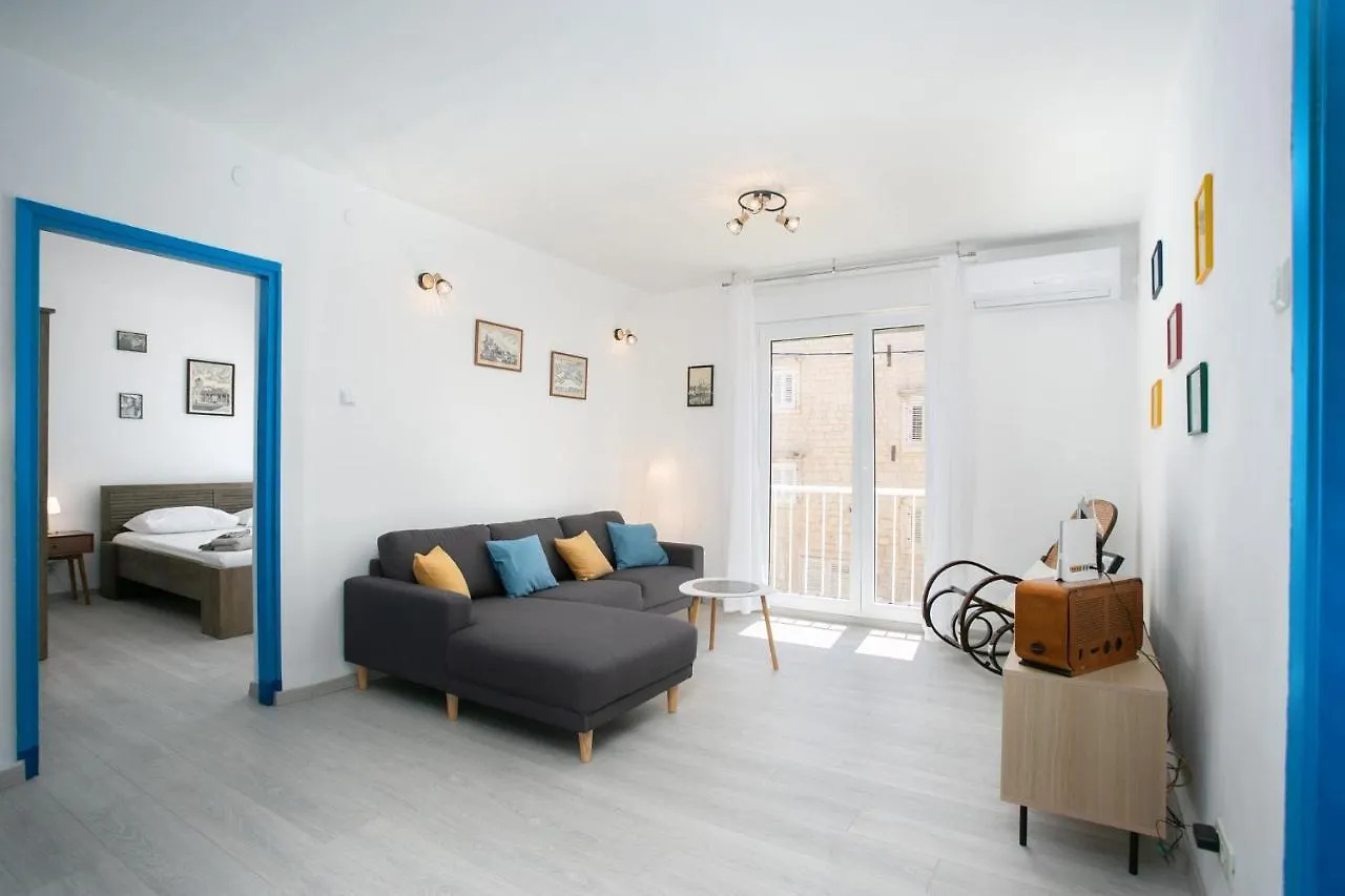 Uncle Albertʹs Trogir Apartment