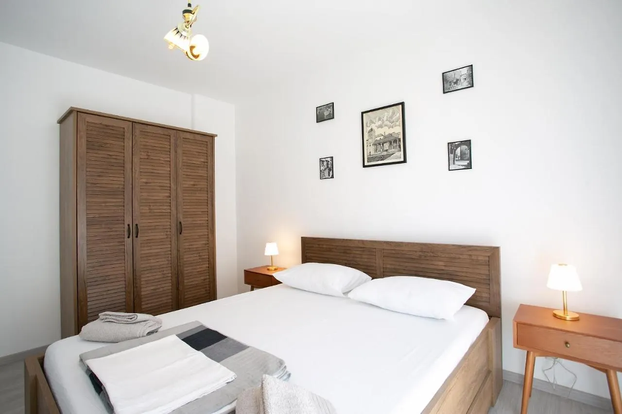 Uncle Albertʹs Trogir Apartment