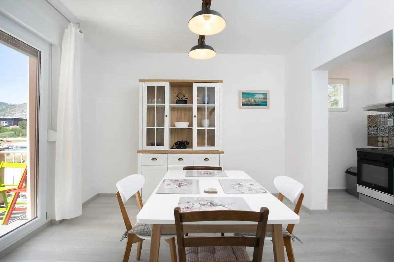 Apartament Uncle Albertʹs Trogir