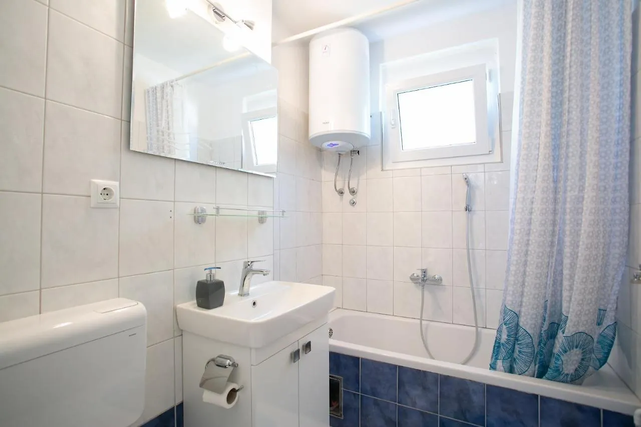 Apartament Uncle Albertʹs Trogir